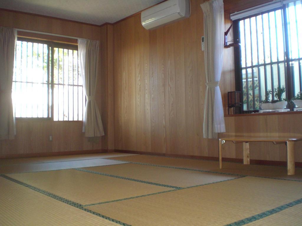 Minshuku Shizu Hotel Onna Phòng bức ảnh